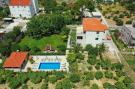 FerienhausKroatien - : Villa Dvori Viškovi-Seven Bedroom Villa with Swimm