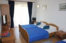 VakantiehuisKroatië - Oost Kroatië: Guest House San Antonio-Triple Room with Balcony n