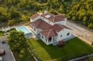 VakantiehuisKroatië - Oost Kroatië: Whitestone Villa  - Three Bedroom Villa with Swimm