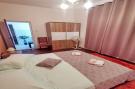 FerienhausKroatien - : Bertie's Lodge - Four Bedroom Apartment(A4)