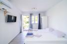 FerienhausKroatien - : Apartments Green Garden - Studio with Terrace 1