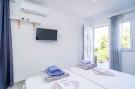 FerienhausKroatien - : Apartments Green Garden - Studio with Terrace 1