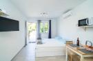 FerienhausKroatien - : Apartments Green Garden - Studio with Terrace 2