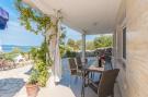 VakantiehuisKroatië - Oost Kroatië: Apartments Lilly - Two Bedroom Apartment with Terr