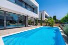 FerienhausKroatien - : Villa Alpha &amp; Omega - Four Bedroom Villa with 