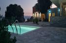 VakantiehuisKroatië - Oost Kroatië: Holiday Home Mico - Three Bedroom Holiday Home wit