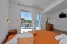 FerienhausKroatien - : Apartments Villa Juric - Studio with Balcony (Žuti