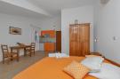 FerienhausKroatien - : Apartments Villa Juric - Studio with Balcony (Žuti