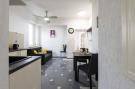 FerienhausKroatien - : Apartment Iva - One Bedroom Apartment with Balcony