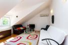 FerienhausKroatien - : Apartments Harlekin- One-Bedroom Apartment with Se