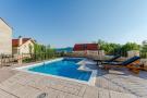 VakantiehuisKroatië - Oost Kroatië: Holiday Home Rustic - Two Bedroom Holiday Home wit