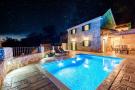 VakantiehuisKroatië - Oost Kroatië: Holiday Home Rustic - Two Bedroom Holiday Home wit