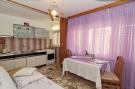 FerienhausKroatien - : Apartments Villa Marijana - Standard One Bedroom A