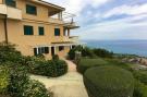 Holiday homeItaly - : Bottone