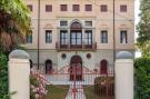 Holiday homeItaly - : Villa Fiorita Due