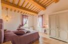 Holiday homeItaly - : Villa Cucco