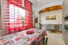 Holiday homeItaly - : Casa Marinella Destra