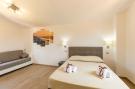 Holiday homeItaly - : PORZIONE DI VILLA CHRISTIAN