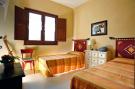 Holiday homeItaly - : Villa Paparella