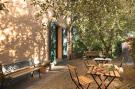 Holiday homeItaly - : La Traviata