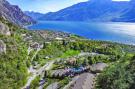 VakantiehuisItalië - Italiaanse Meren: Residence Oasi, Limone sul Garda-trilo