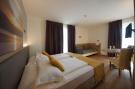 Holiday homeItaly - Lake District: Residence Ambassador Suite, Riva del Garda-suite b