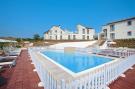 Holiday homeItaly - : Holiday resort Contea dei Ciliegi Pedaso Typ trilo