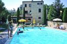 VakantiehuisItalië - : Residence La Ginestra, Montelparo-qaudrilo