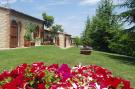 VakantiehuisItalië - : Residence La Ginestra, Montelparo-qaudrilo