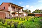 Holiday homeItaly - : Ferienanlage Le querce Bilo- piano terra o primo p