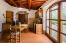 Holiday homeItaly - : Agri-tourism Le Capanne, Castiglion Fiorentino-Cas