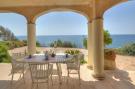 Holiday homeItaly - : Villa AcquaDiMare direkt am Meer in Fontane Bianch