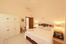 Holiday homeItaly - : Villa AcquaDiMare direkt am Meer in Fontane Bianch