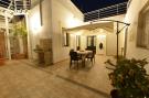 Holiday homeItaly - : Casa Bianca Einzelhaus fuer 8 Personen  mit Privat