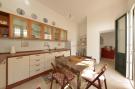 Holiday homeItaly - : Casa Bianca Einzelhaus fuer 6 Pers mit Privatpool