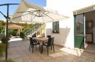 Holiday homeItaly - : Casa Bianca Einzelhaus fuer 6 Pers mit Privatpool