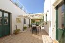 Holiday homeItaly - : Casa Bianca Einzelhaus fuer 6 Pers mit Privatpool