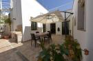 Holiday homeItaly - : Casa Bianca Einzelhaus fuer 6 Pers mit Privatpool