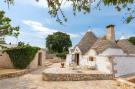 VakantiehuisItalië - : Magnificent Stefano's Trulli in Locorotondo