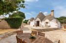 VakantiehuisItalië - : Magnificent Stefano's Trulli in Locorotondo