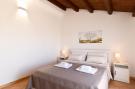 Holiday homeItaly - : Apt MareLuna Apartment in Villa mit Pool Siracusa