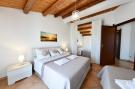 Holiday homeItaly - : Apt MareLuna Apartment in Villa mit Pool Siracusa