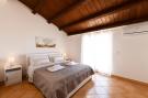 FerienhausItalien - : Apt MareLuna Apartment in Villa mit Pool Siracusa