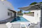 FerienhausItalien - : Apt MareLuna Apartment in Villa mit Pool Siracusa