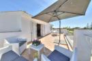 FerienhausItalien - : Apt MareLuna Apartment in Villa mit Pool Siracusa