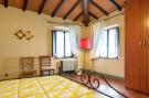 Holiday homeItaly - : Alberi La pergola