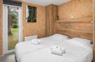 Holiday homeNetherlands - : Vakantiepark Hunzedal 12