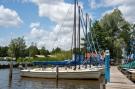 VakantiehuisNederland - : Vakantiepark Bergumermeer 9