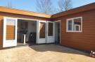 VakantiehuisNederland - : Luxe Chalet 15 in Bantega met sloep 8pax