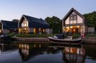 VakantiehuisNederland - : Watervilla Santjin